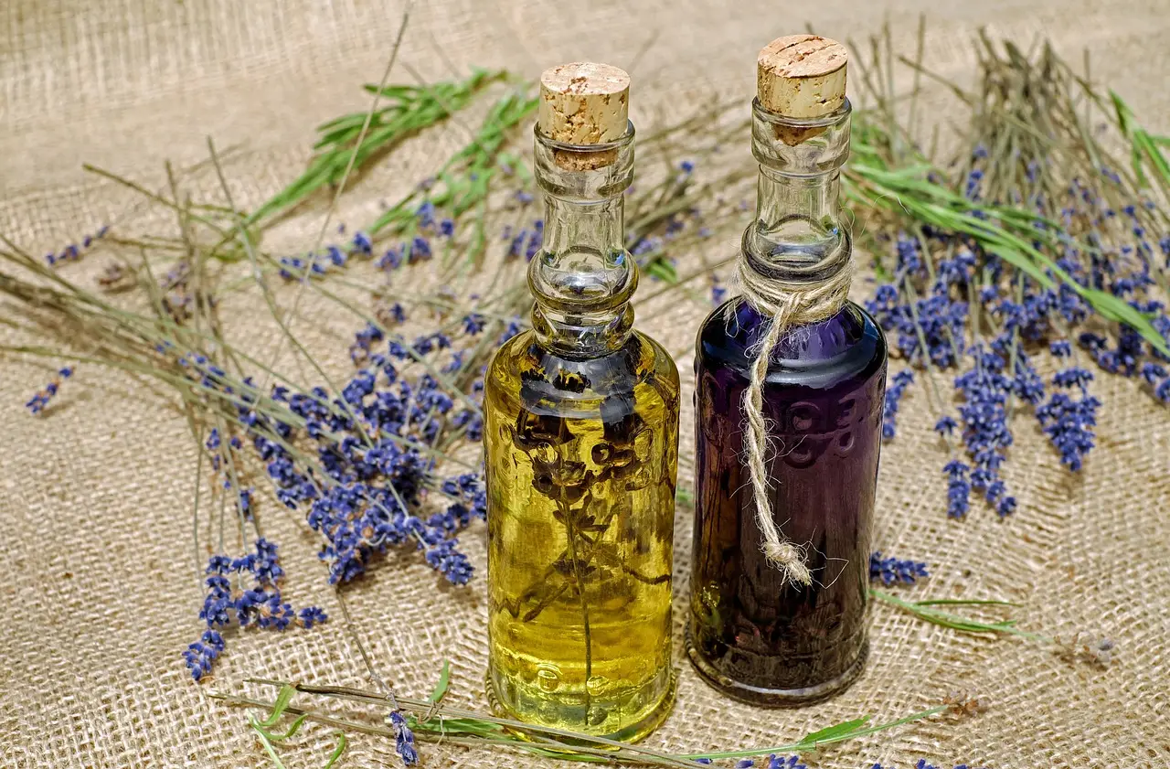 Pelle più giovane: scopri i 3 oli naturali per viso collo e mani che regalano risultati sorprendenti Immagine selezionata