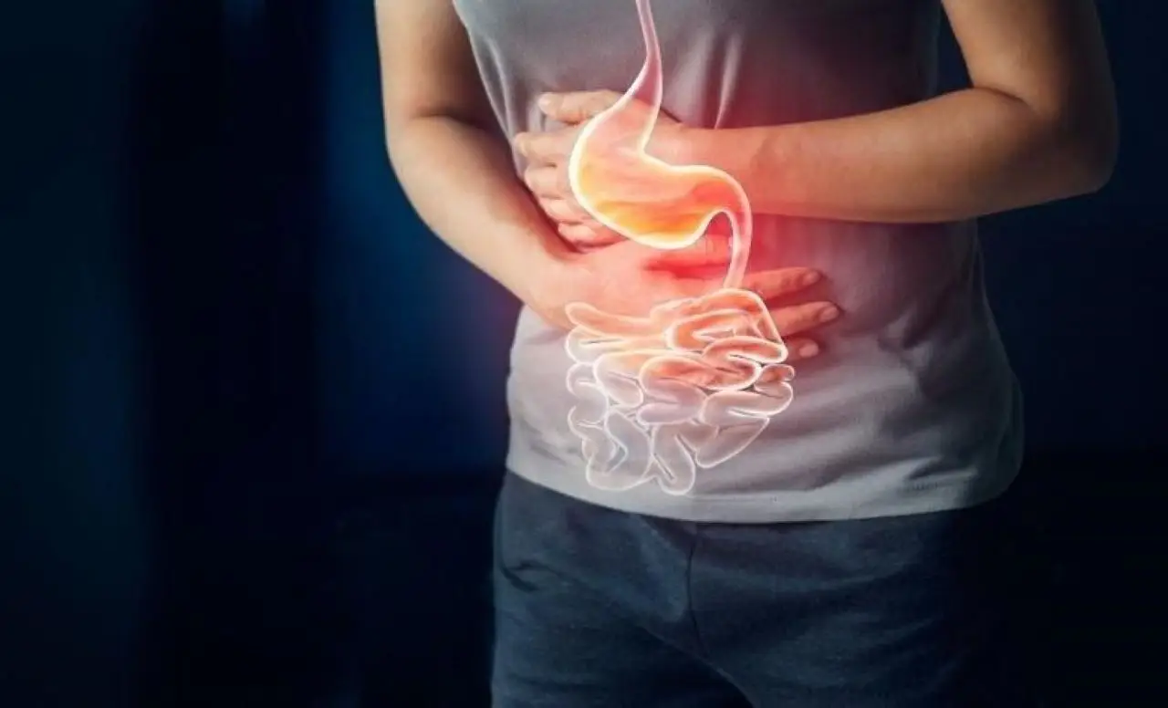 Mai combinare questi due cibi: rallentano la digestione SP - Piatto con mix sbagliato e simbolo stop