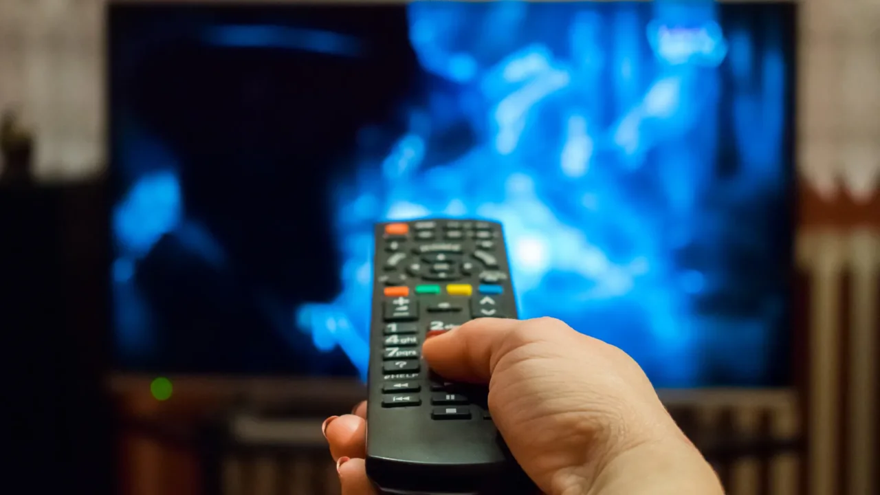 Cosa cambia per chi guarda la televisione via streaming rispetto al digitale Cosa cambia per chi guarda la televisione via streaming rispetto al digitale